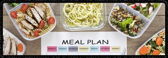 Planes de comida preparados en recipientes
